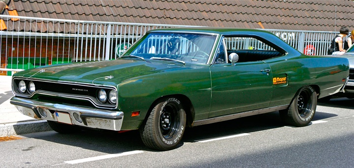 Araba_Teknik_Bilgi-1970-_Plymouth-_Roadrunner.jpg